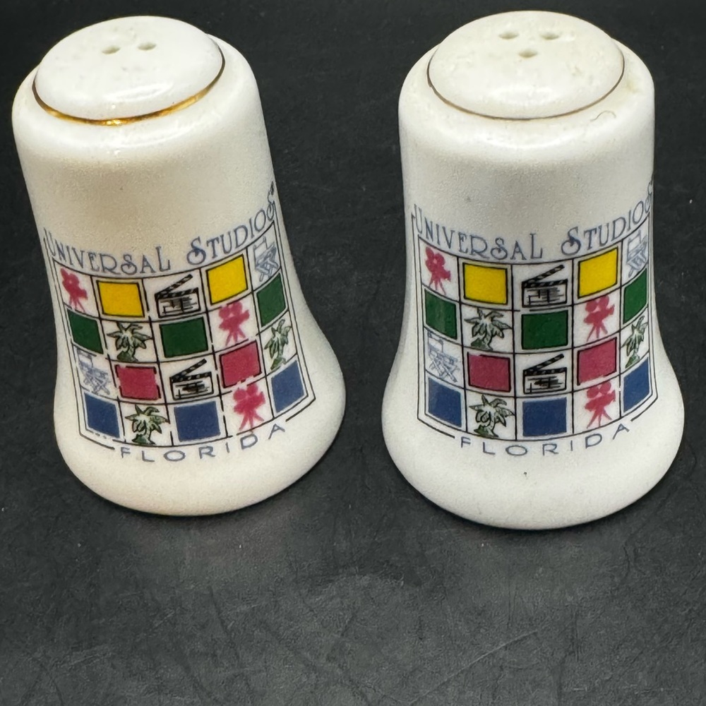 White Column Universal Studio Florida Salt & Pepper Shakers Ceramic Vintage 2.5”